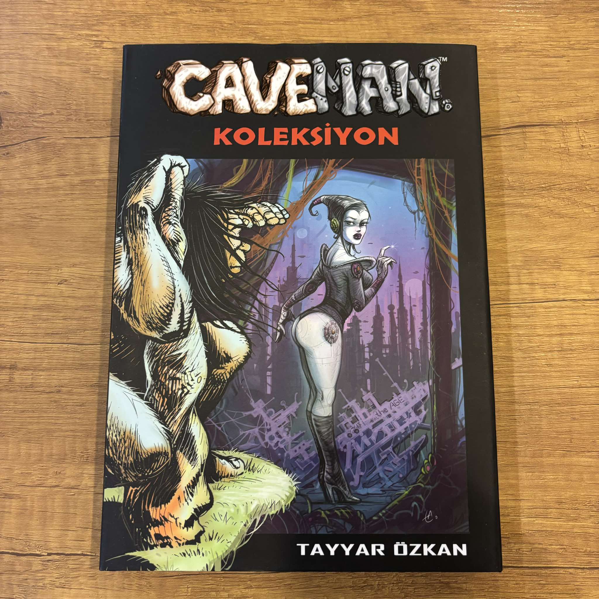 Caveman: Koleksiyon - Sert Kapak Şömizli Edisyon Remarklı