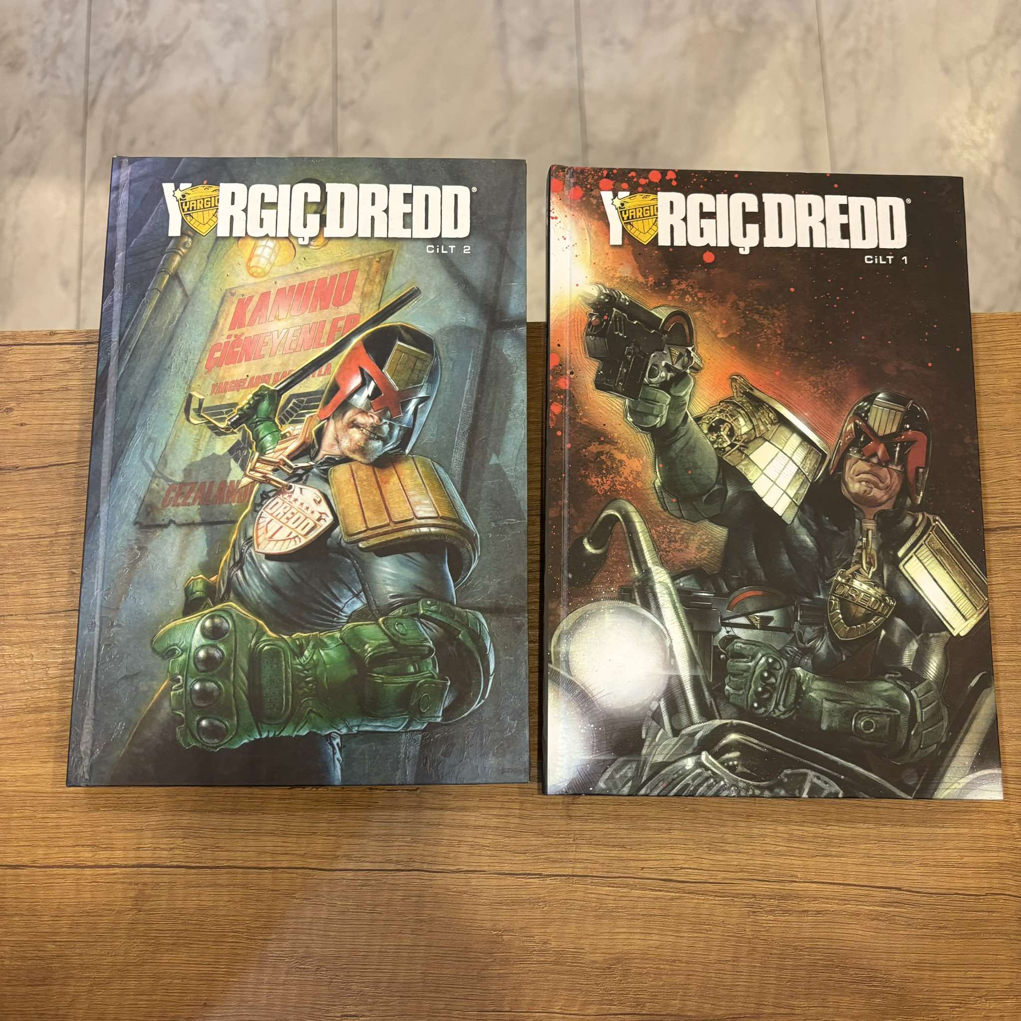 Yargıç Dredd Cilt 1 ve 2 | Sert Kapak, Özel Edisyon