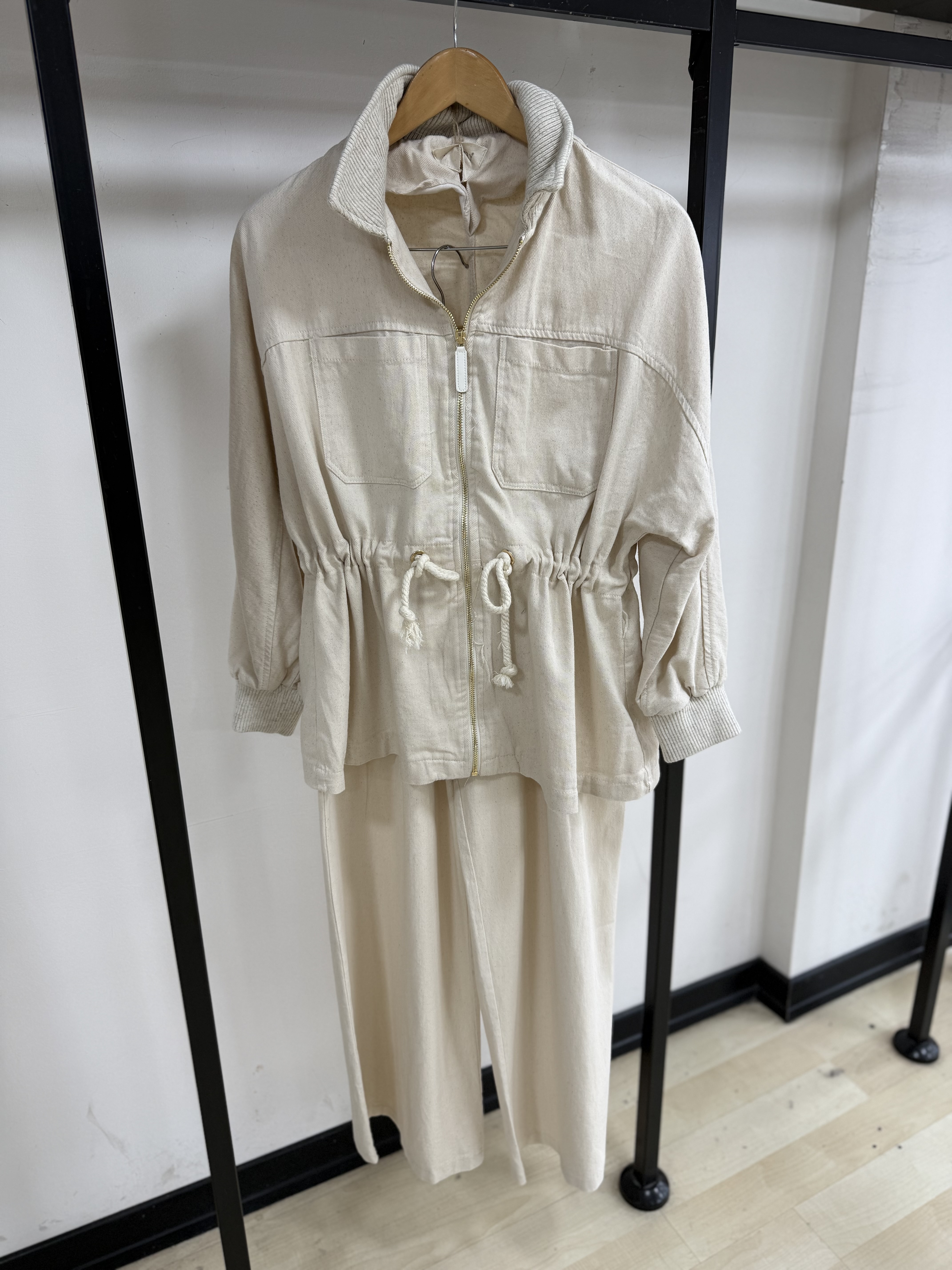  51278 TAKIM BEJ S | MISS PERRY | 3990000103078 | 