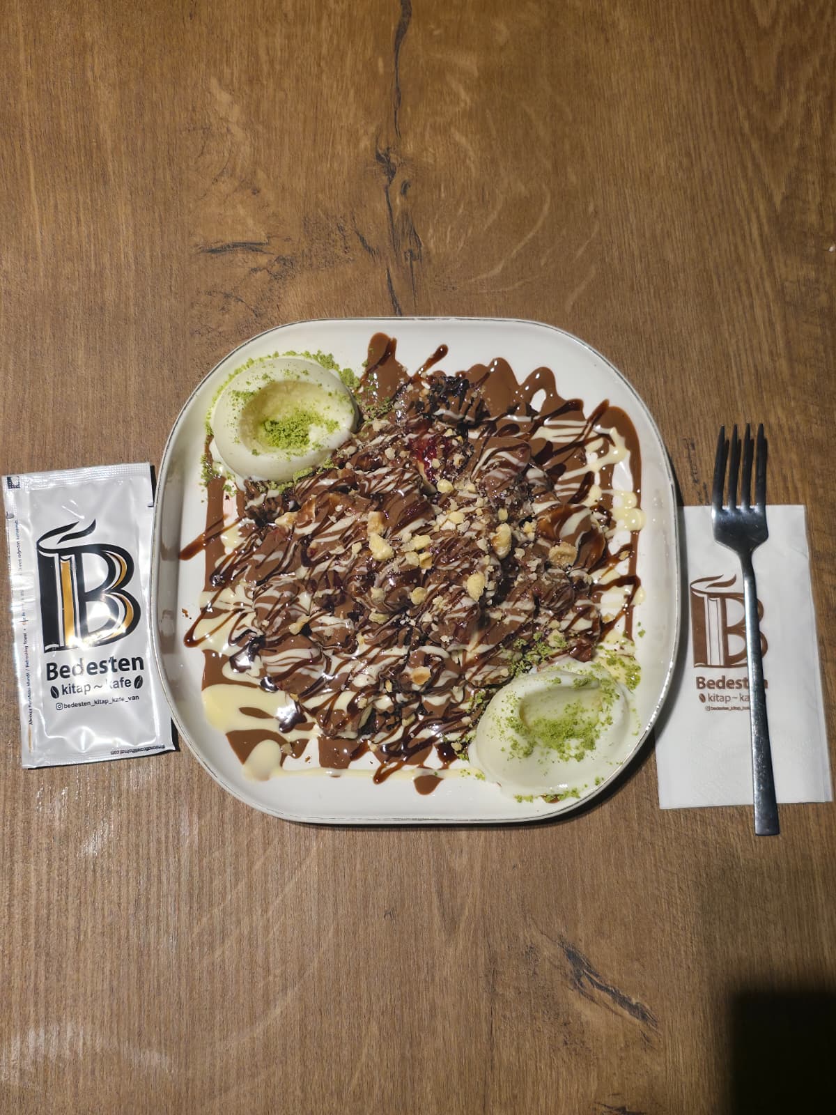 DELUXE BROWNİ (dondurmalı)